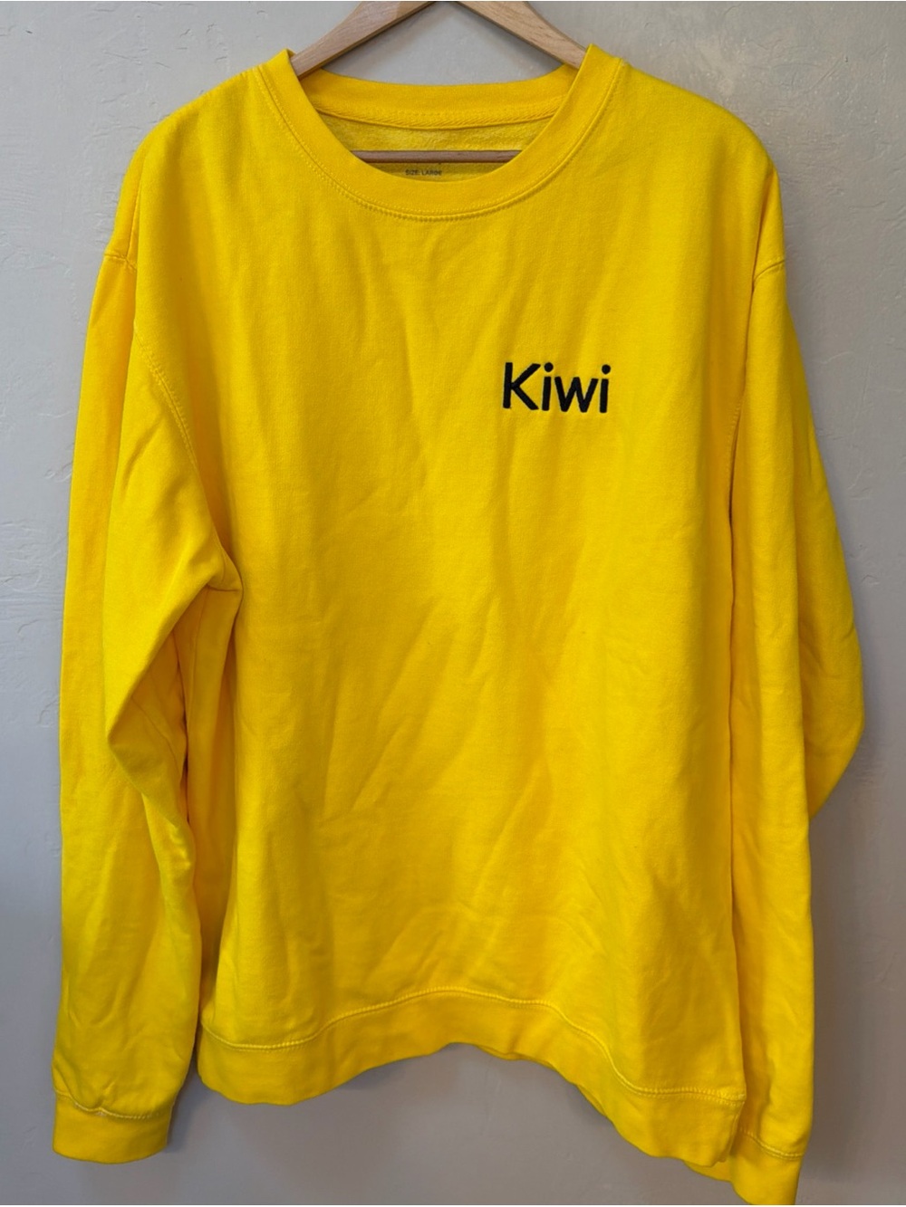 Harry Styles Kiwi Sweatshirt Crewneck Sz L Yellow I'm Having Your Baby on Sleeve